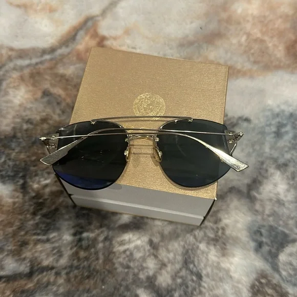Christian Dior women’s roles, gold mirror sunglasses Christian Dior Sunglasses Women main image 2